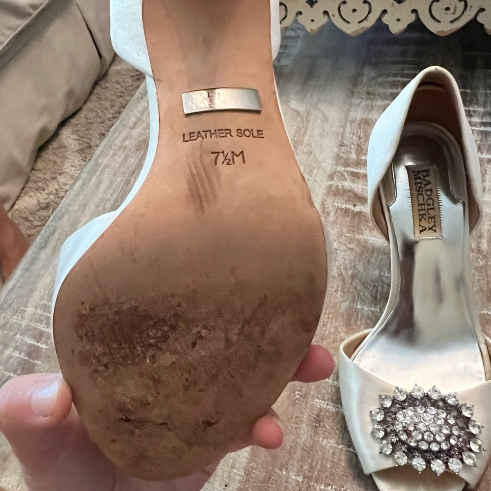 Badgley Mischka Lacie Satin Pumps Ivory Size 7.5 - Picture 7 of 8
